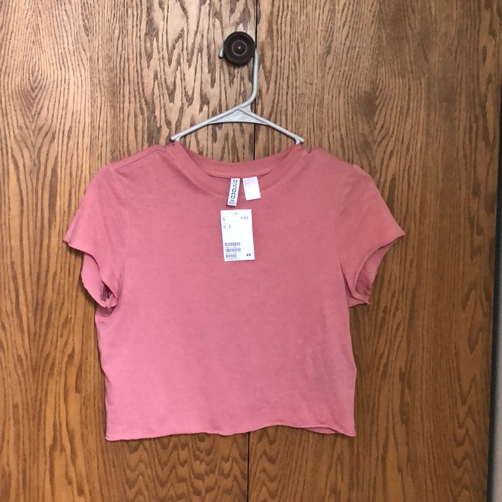 Pink short sleeve cut-off crop top